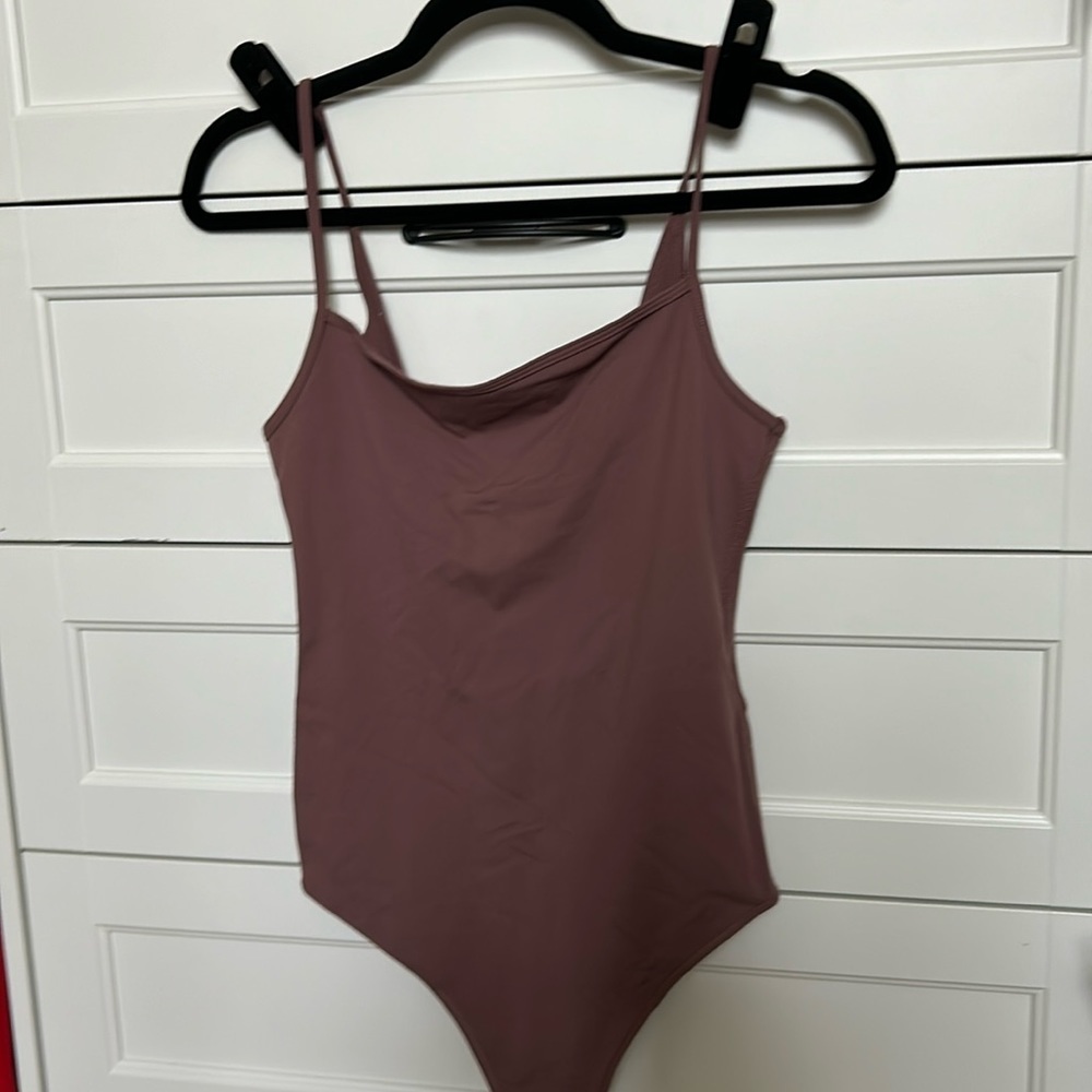 NWOT Abercrombie and Fitch Bodysuit - Pink/Purple - Size M